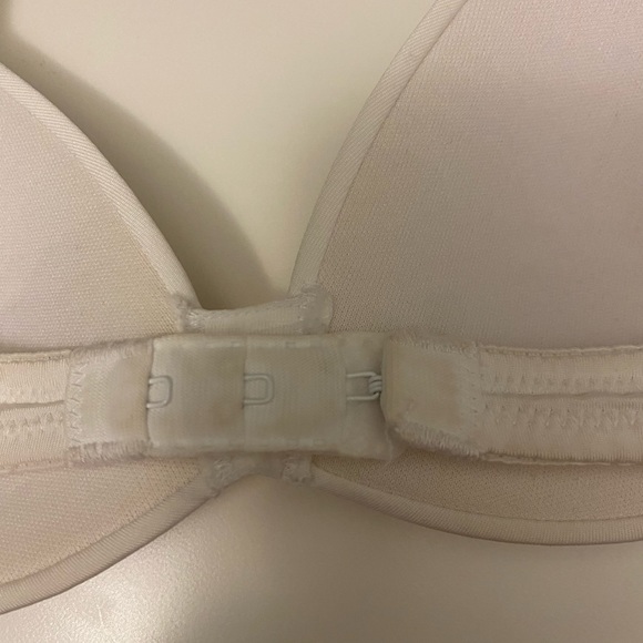 Hanes | bras - Picture 3 of 10